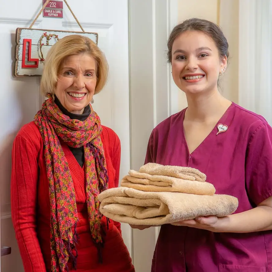 Cardinals Perch women given towels to women